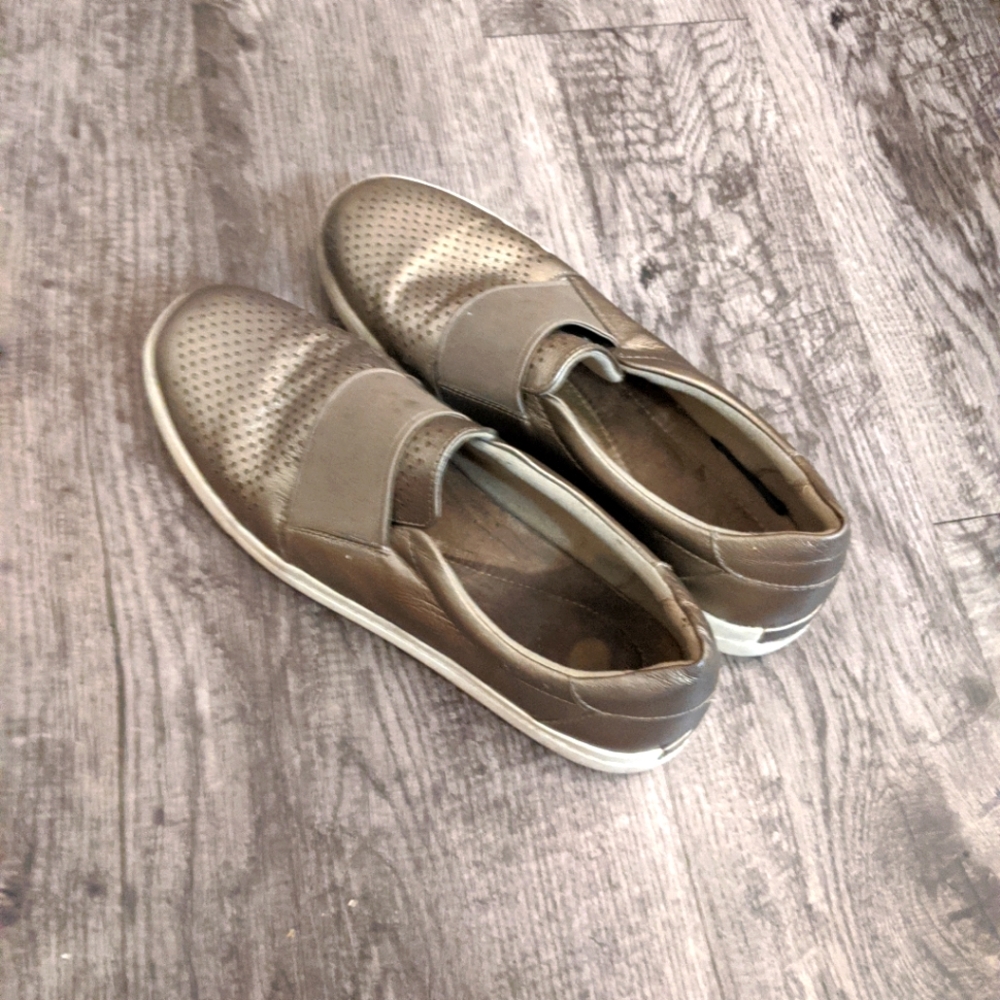 Earth Origins Slip-Ons (Good Condition)